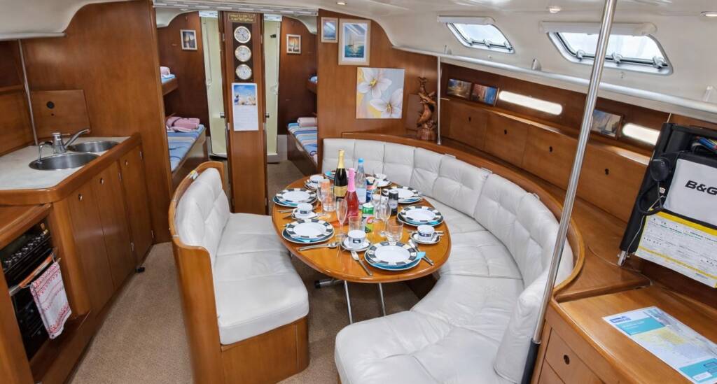 Sailing Edisa – Private Luxury Interior in Rhodes