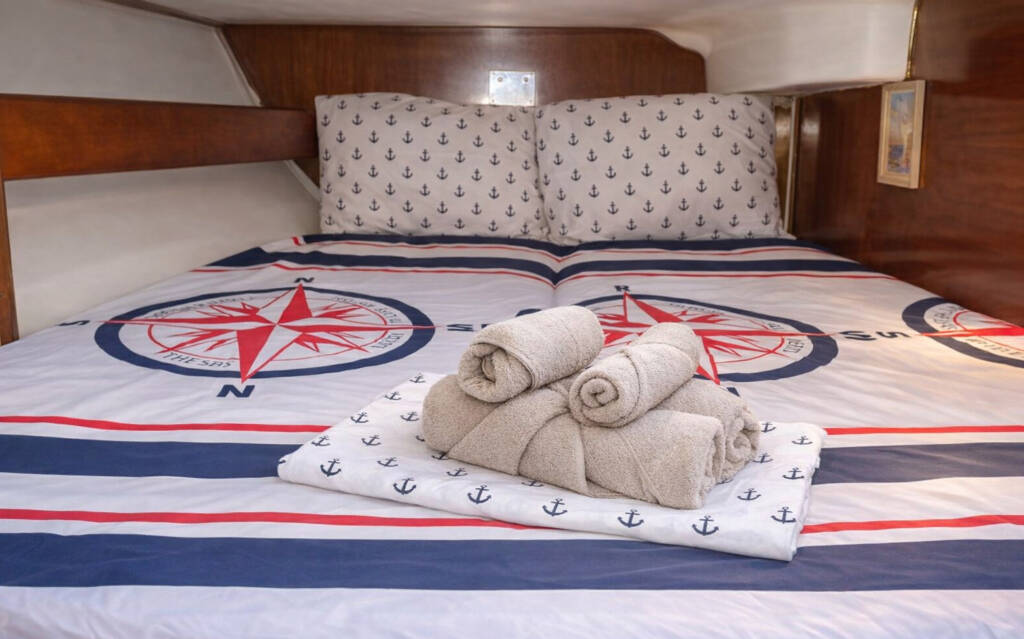 Edisa’s elegant double cabin – comfort and style at sea in Rhodes