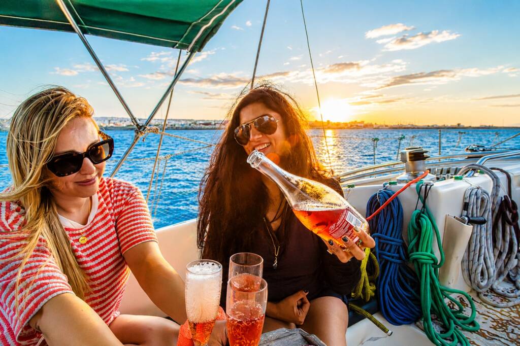À la Santé du Crépuscule Deluxe Sunset Dinner Champagne Ritual Aboard Edisa